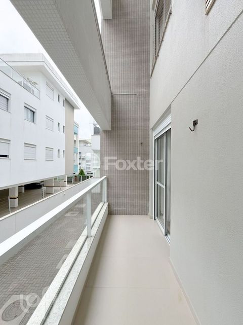 Image 15 - 876643