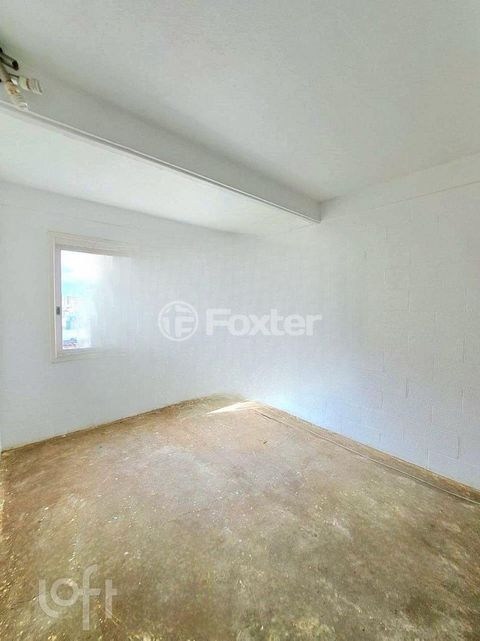 Image 7 - 876677