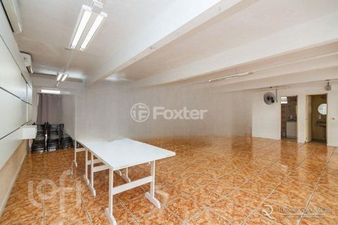 Image 11 - 876677