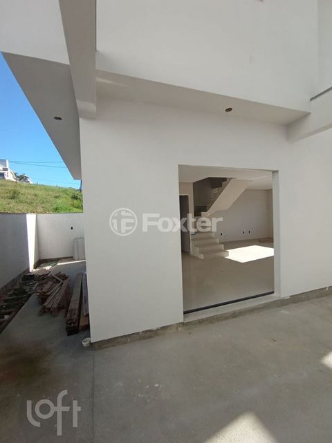 Image 8 - 876682
