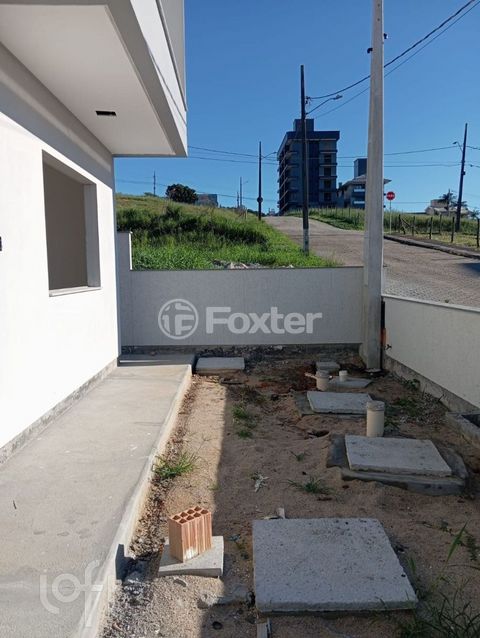 Image 4 - 876682