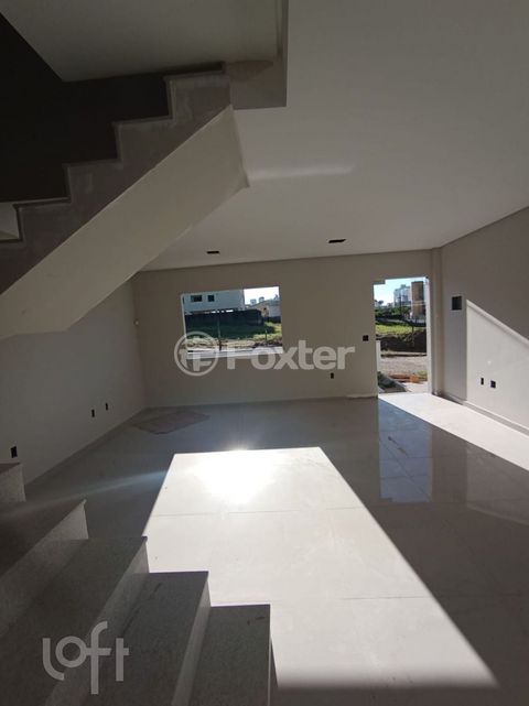 Image 9 - 876682