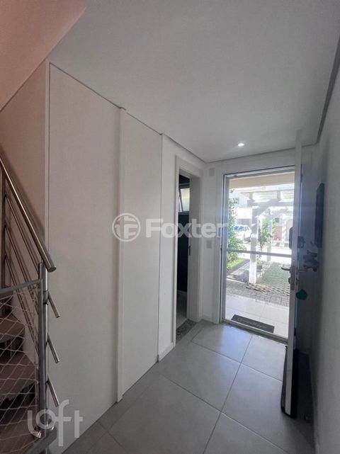 Image 6 - 876683