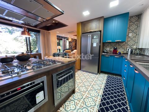 Image 8 - 876684