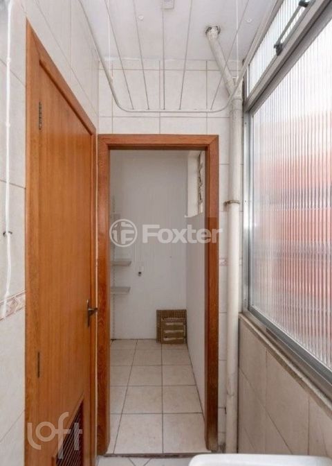 Image 11 - 876690