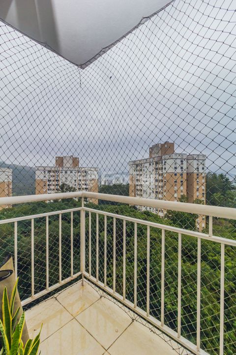 Image 5 - 876692