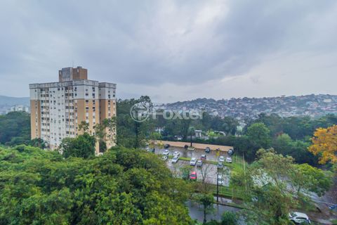 Image 17 - 876692