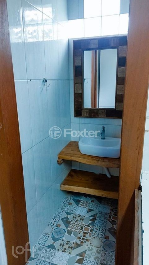Image 7 - 876695