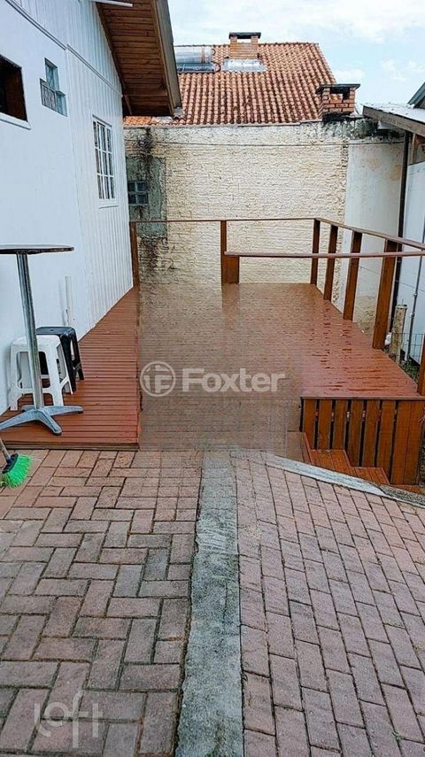 Image 17 - 876695
