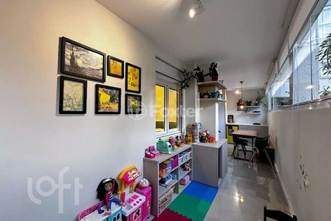 Image 9 - 876696