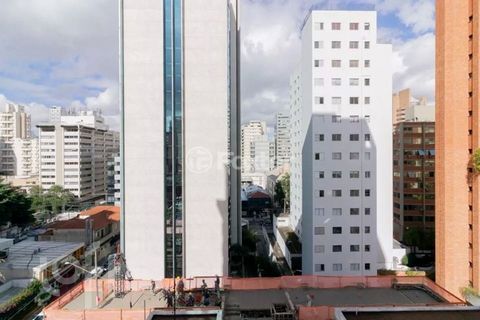 Image 8 - 876697