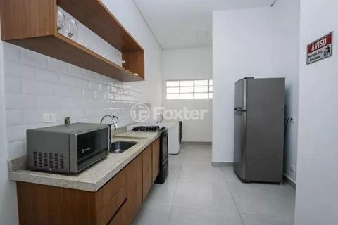 Image 6 - 876699