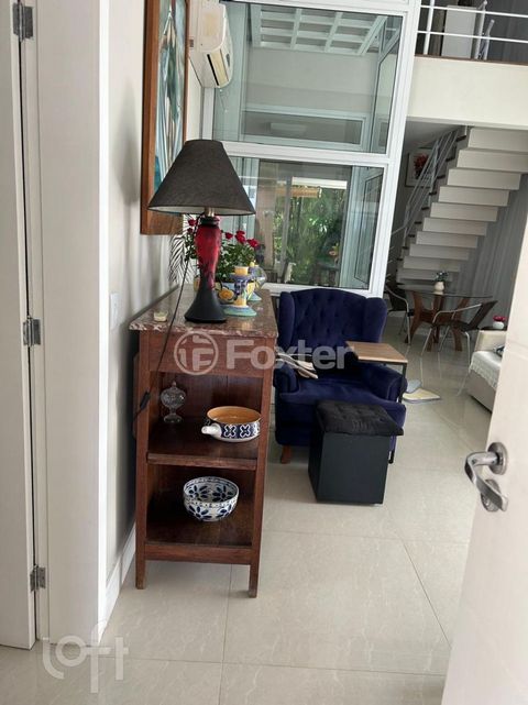 Image 9 - 876700
