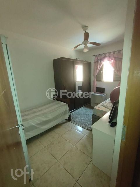 Image 7 - 876702