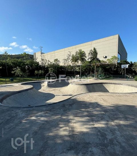 Image 3 - 876710