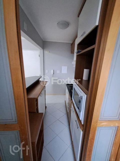 Image 8 - 876713