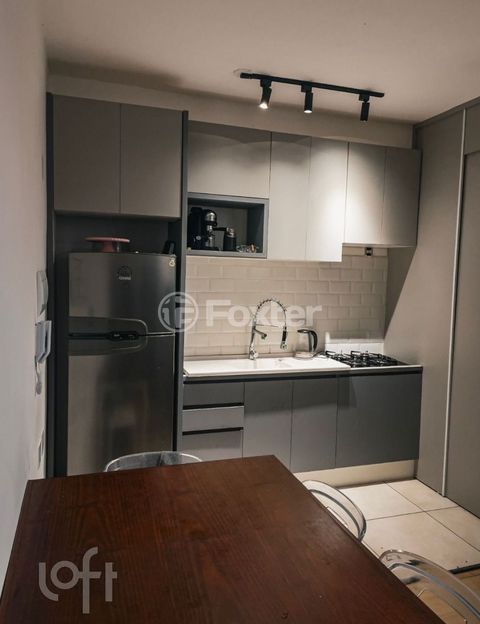 Image 2 - 876718