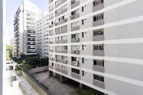 Image 3 - 876724
