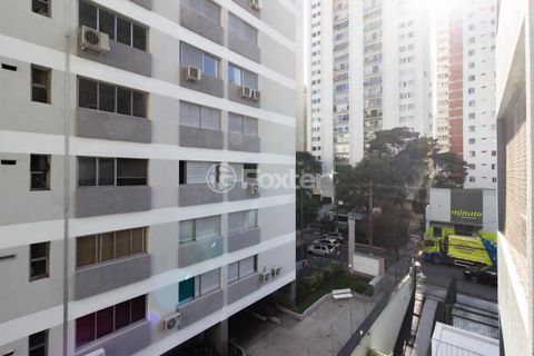 Image 15 - 876724