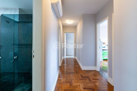 Image 17 - 876725