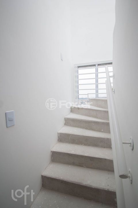 Image 17 - 876728