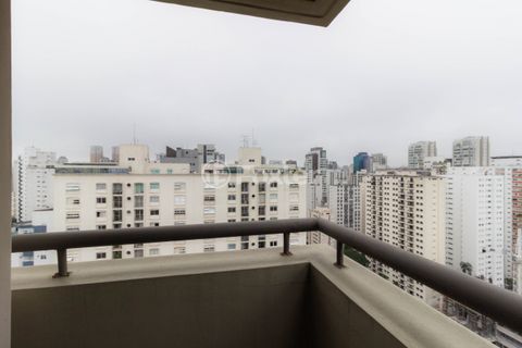 Image 11 - 876772
