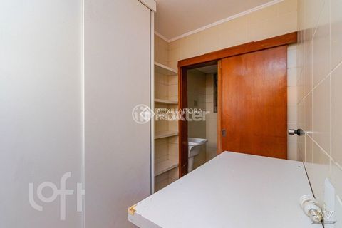 Image 17 - 876822