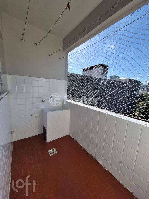 Image 3 - 876836