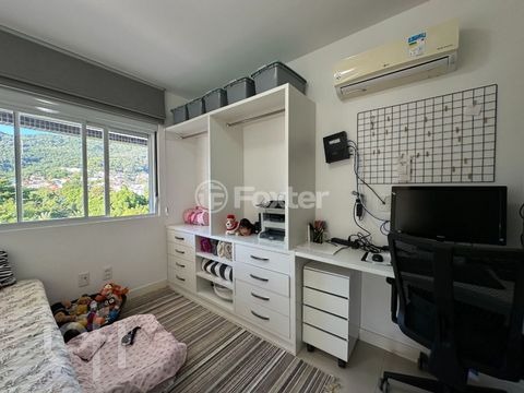 Image 4 - 876841
