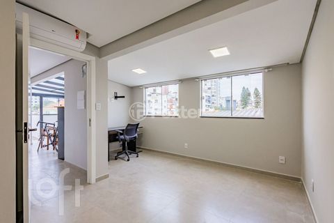 Image 13 - 876842