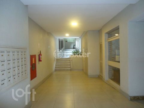 Image 5 - 876852