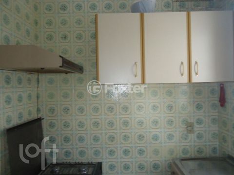 Image 17 - 876852