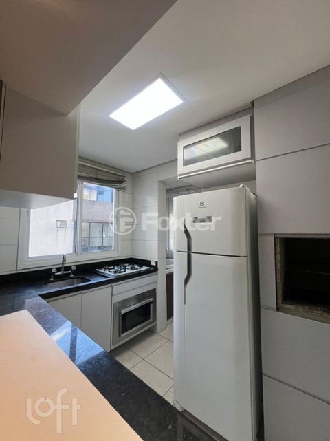 Image 10 - 876856