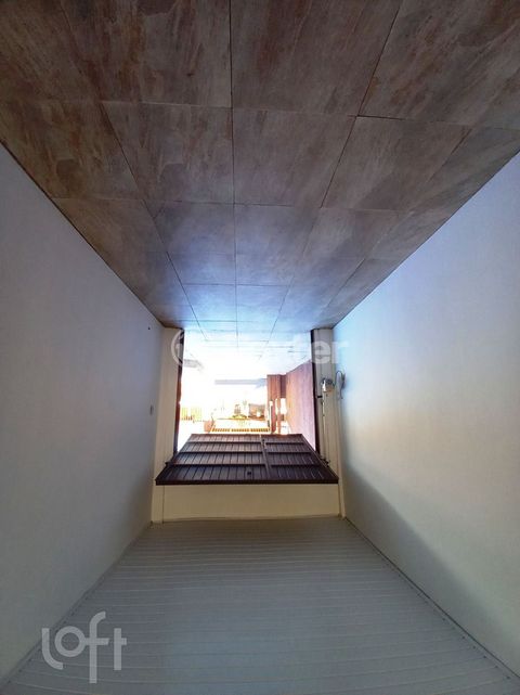 Image 8 - 876857