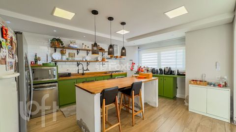 Image 11 - 876860