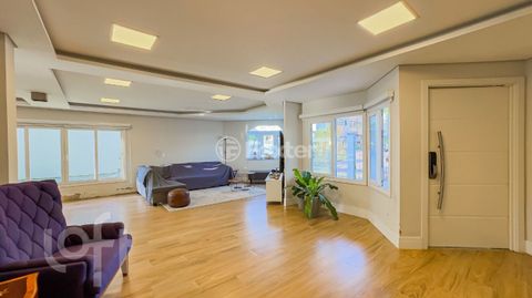 Image 8 - 876860
