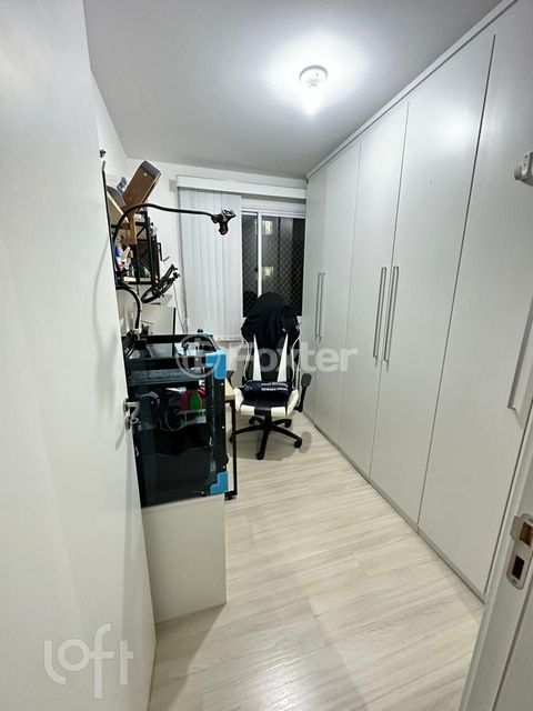 Image 4 - 876880