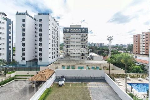 Image 12 - 876882