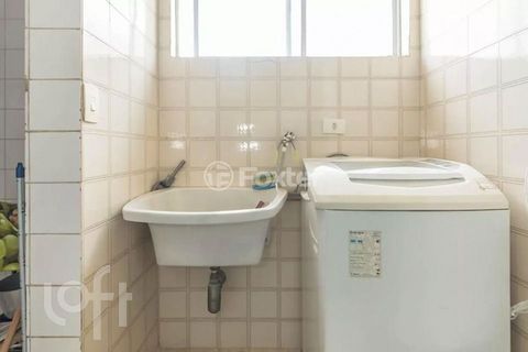 Image 9 - 876903