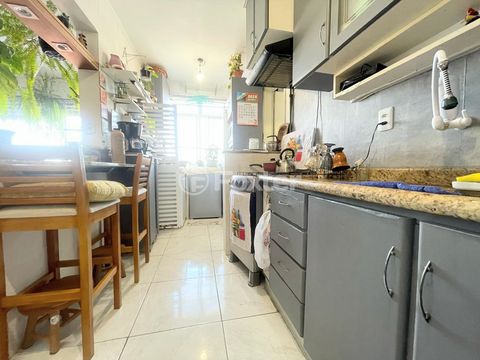 Image 11 - 876905