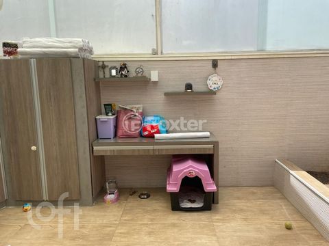 Image 6 - 876910