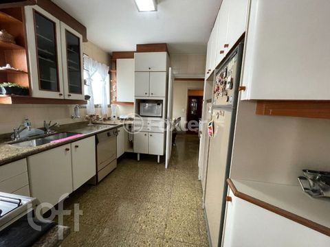 Image 9 - 876918