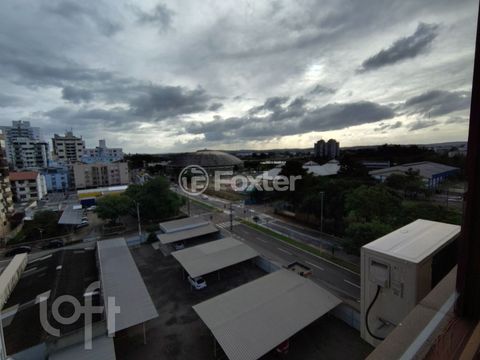 Image 8 - 876923