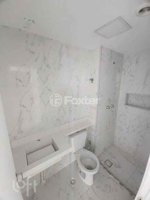 Image 3 - 876930