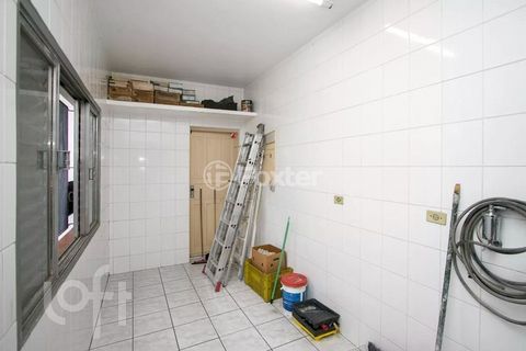 Image 8 - 876933