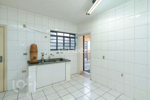 Image 4 - 876933