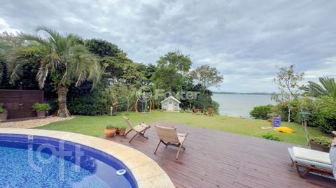 Image 19 - 876935