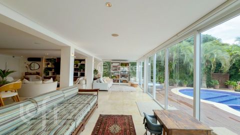 Image 9 - 876935