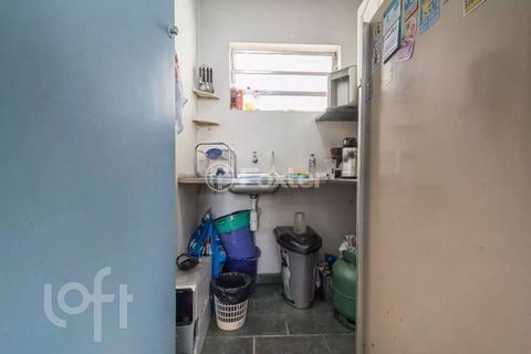 Image 6 - 876937