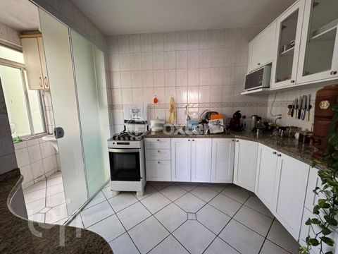 Image 3 - 876940